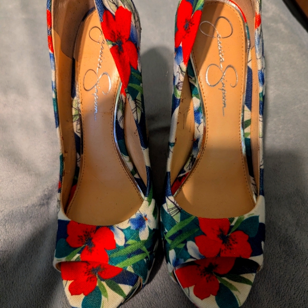 Beautiful flower design wedge heels